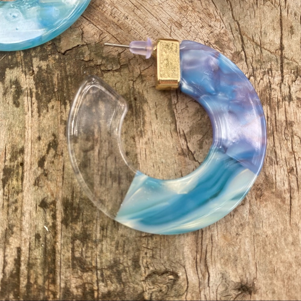 🌊Anthropologie Blue Tide Tara Resin Hoop Earrings 🌊 - Picture 4 of 6